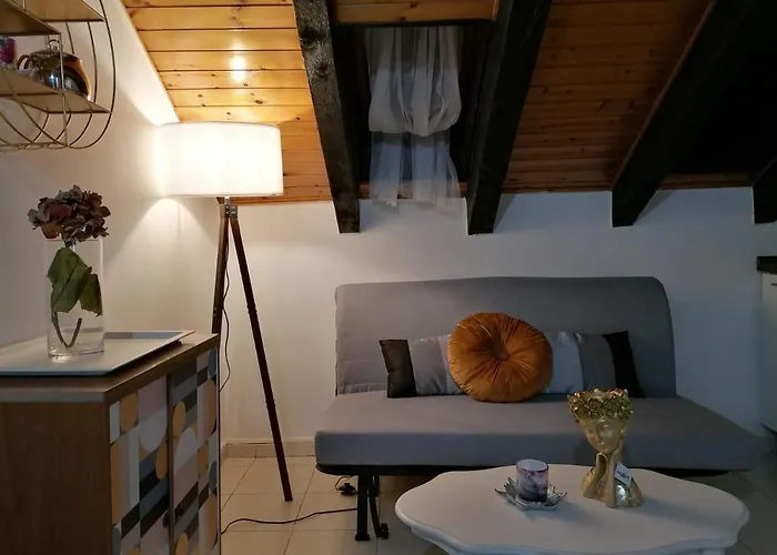 Mercanti Attic Version