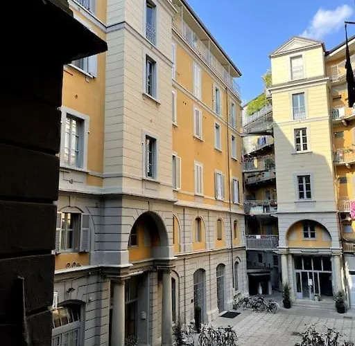 Tortona, 12 - Tra Fashion E Design *