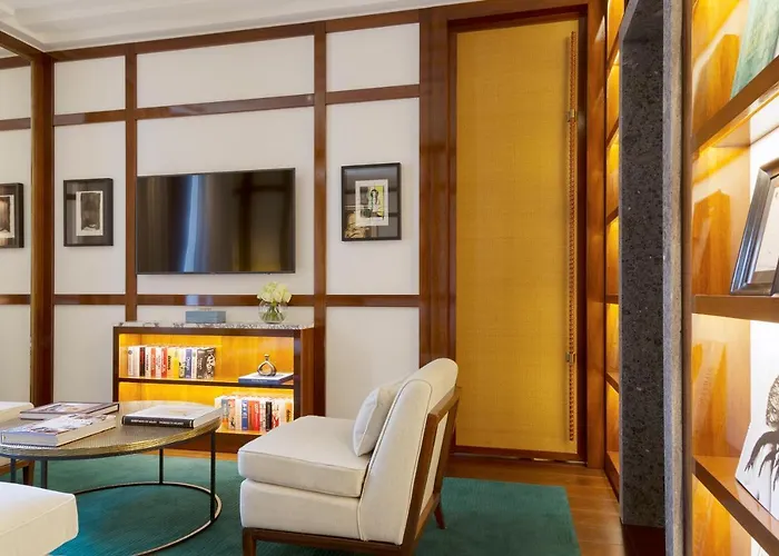 Portrait - Lungarno Collection Milaan