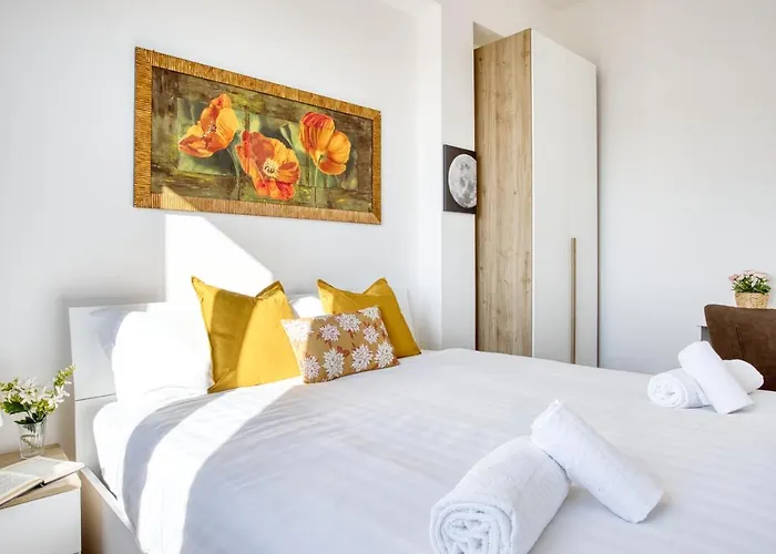 Joivy Comfy Flat With Balcony Apartment