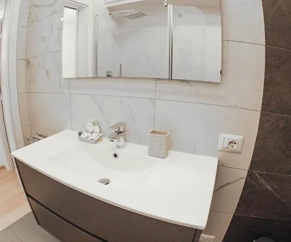 Bubi House Porta Romana Apartment *