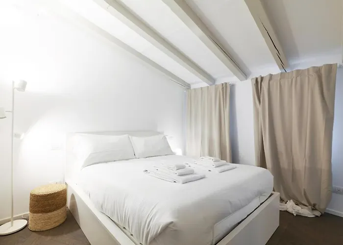 Prestige Boutique Homes - Il Nido Dei Navigli Lägenhet