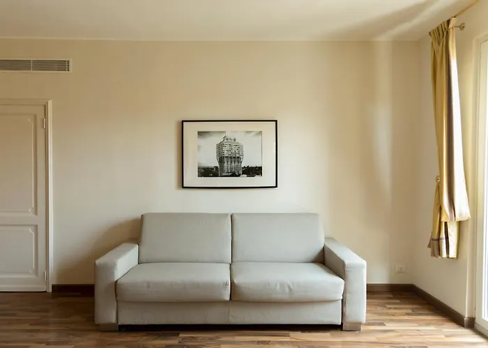Montenapoleone - Sant Andrea Charme Penthouse Daire *