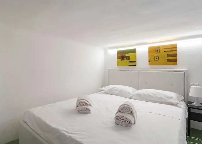 I Host - Londonio 19 *