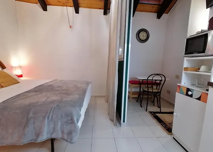 Mercanti Attic Version