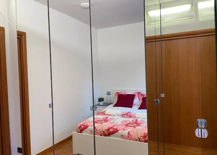 Lägenhet Parcheggi Gratis Collegato Al Duomo Con Tram27 *