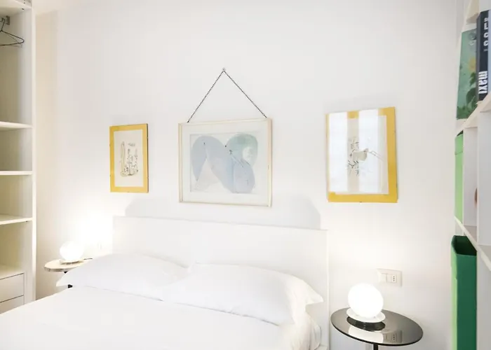 Easylife - Comodo Con Terrazza Zona Navigli Milaan