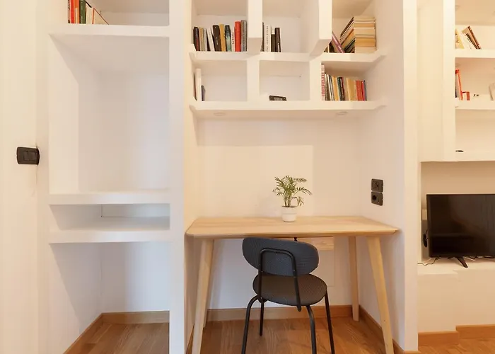 Comfy X3 - With Balcony Hotel