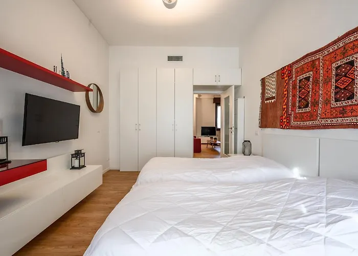 The Lantern Flat - Ticinese Navigli *