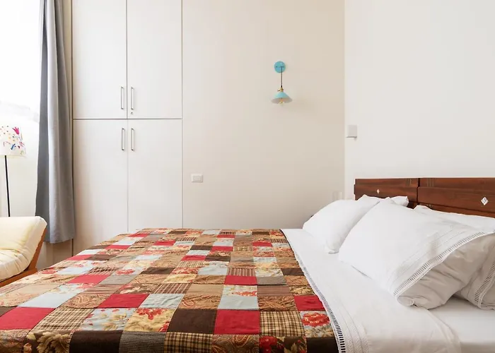 La Casa Colorata - Flats In - Bocconi Апартаменты Милан