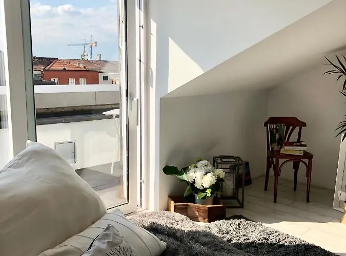 아파트 Attic 9th Floor With 2 Terrace In Center Brera With Amazing View