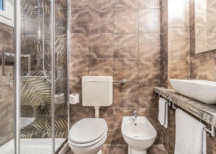 Center Elegant Flat 4-pax - Metro M1 - Fast Wifi - Ac & Balcony Daire *