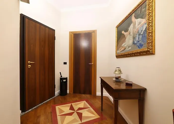 Large And Elegant In Missori Duomo Apartament *