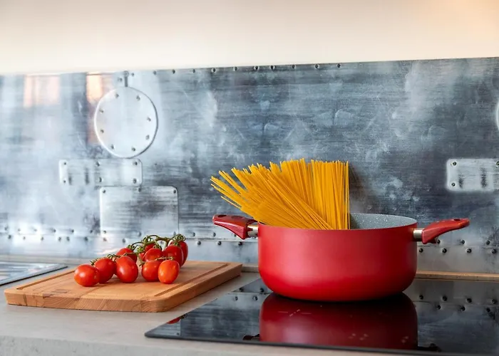 Апартаменты Navigli - Center Modern Suite, Fast Wi-fi & Tram Милан