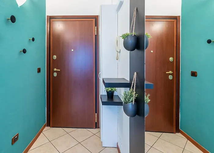 Citylife Apartment- Metro Access - 2 Bedrooms *