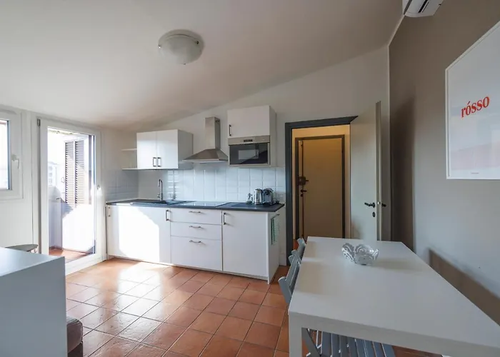 Xenia - Newly Renovated Flat In Fiera Area