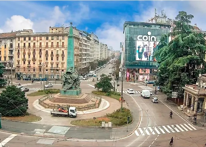 Place - Piazza V Giornate In The Center- Wifi - Netflix 아파트