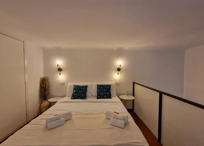 Regina In Porta Romana 2 - Sky Tv, Wifi E Breakfast Box *