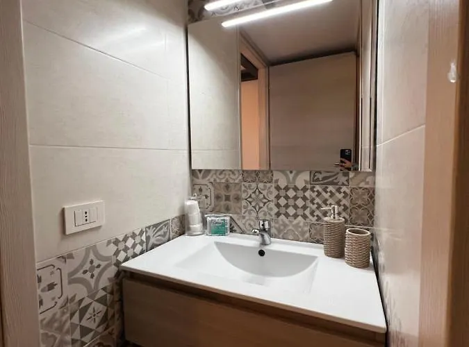 Regina In Porta Romana 2 - Sky Tv, Wifi E Breakfast Box * Milano