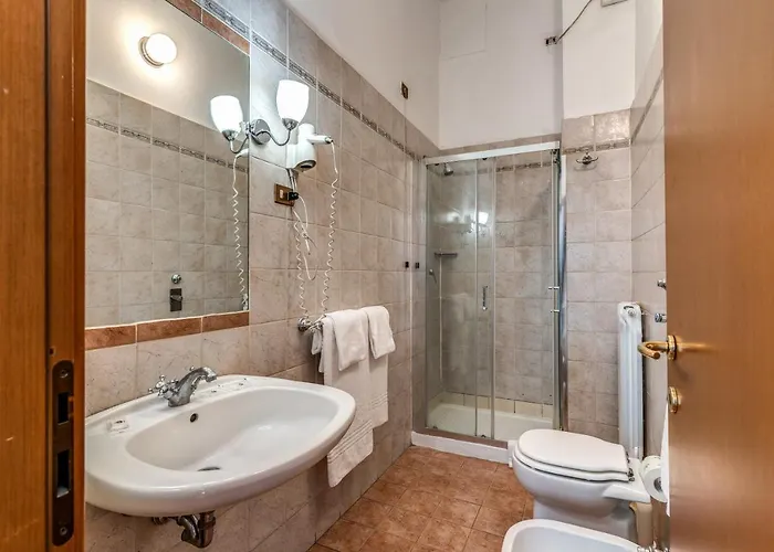 ホテル アポロ 2*