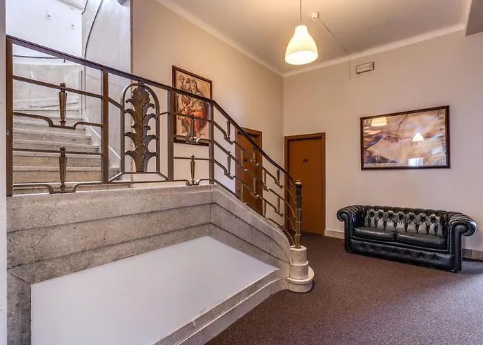 アポロ ホテル 2*