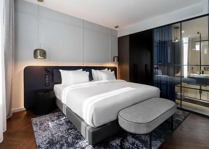 Radisson Collection Hotel, Santa Sofia 5* Mediolan
