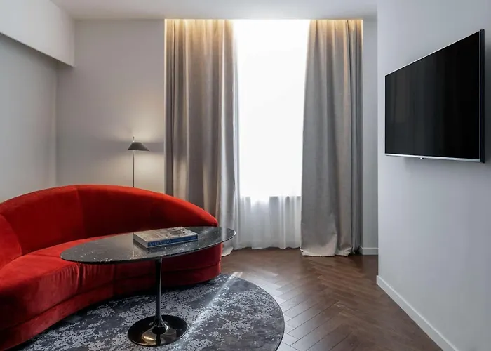 Radisson Collection Hotel, Santa Sofia 5* Mediolan