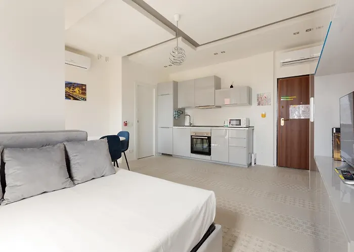 Guesthost - Renovated Apts Apartamento