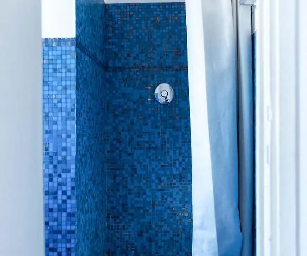 Flat 5 Min From Duomo With Park For Small Cars Apartment