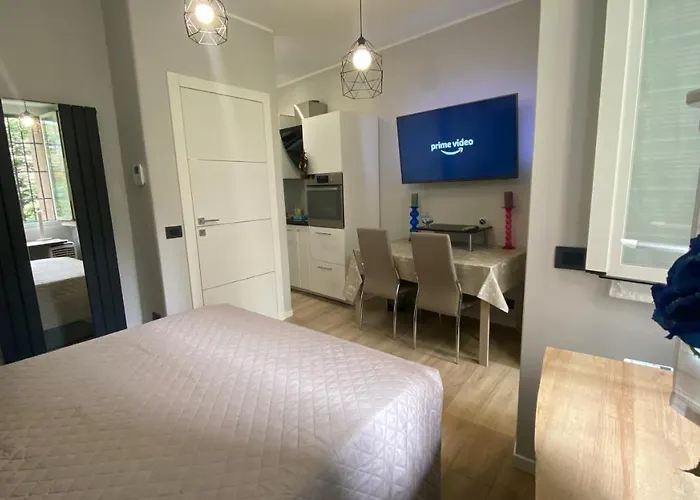 Residenza Mirabello - Mono In Via Plana - Corso Sempione Apartmán *