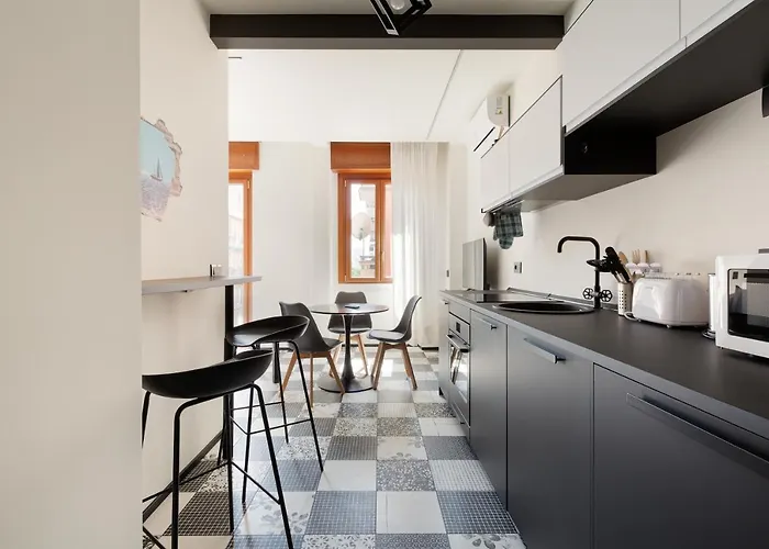 Guesthost - Renovated Apts * Milão