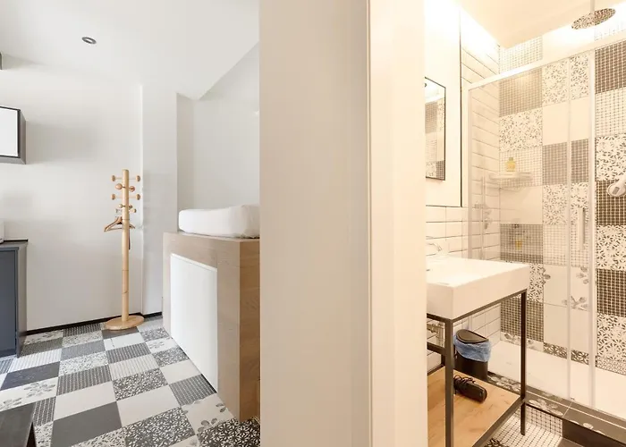 Guesthost - Renovated Apts Apartamento *