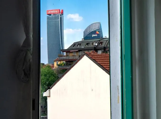 Citylife - 50m Dalla Metro Apartment