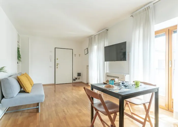 The Rent - Comfortable Near S Ambrogio