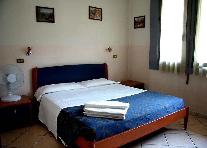 Hotell Csi Group - Station 3*
