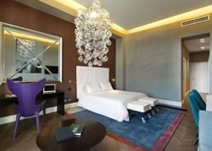 The Glamore Duomo Hotel Milão