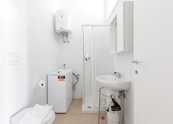 Guesthost - Cosy 25 Sqm Niguarda District Apartment *