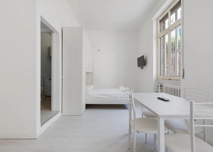 Guesthost - Cosy 25 Sqm Niguarda District * Mailand