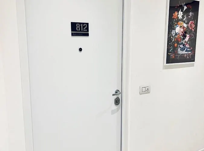 812 Milánó