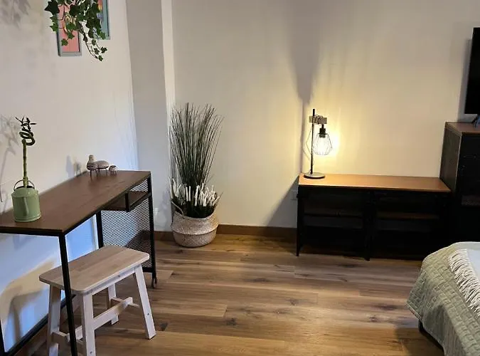 Апартаменты Stylish 3 Km Away From Duomo - Netflix, Wi-fi, All Comforts Included Милан