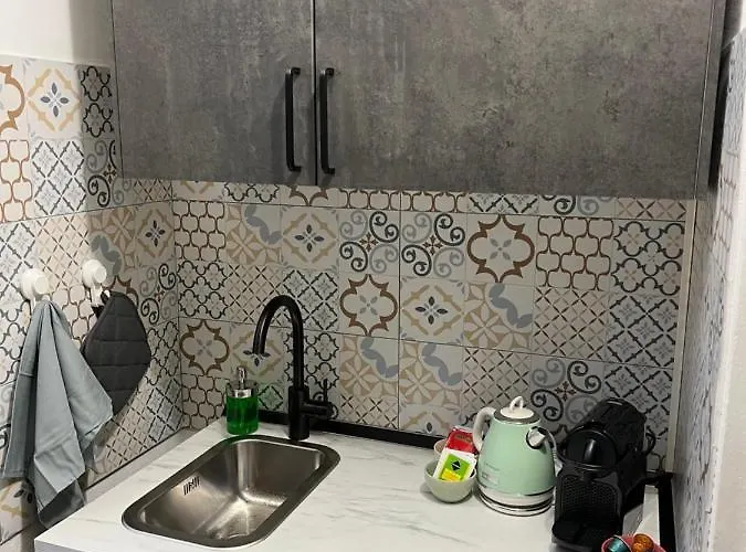 Stylish 3 Km Away From Duomo - Netflix, Wi-fi, All Comforts Included Апартаменты