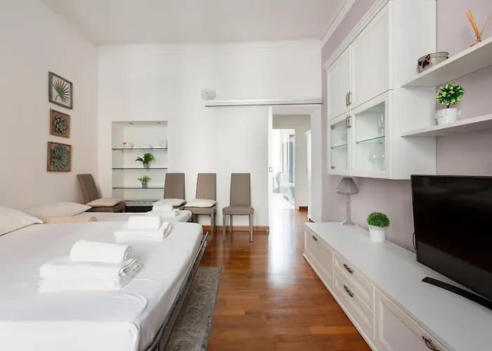 Roomy X5 - 850 M Far From Famagosta Mm2 Apartmán Milán