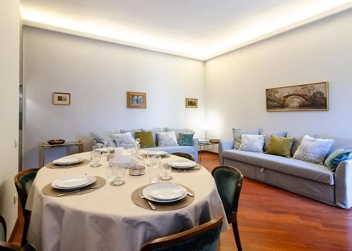 Lux Contemporary Flat - Porta Romana Apartament *