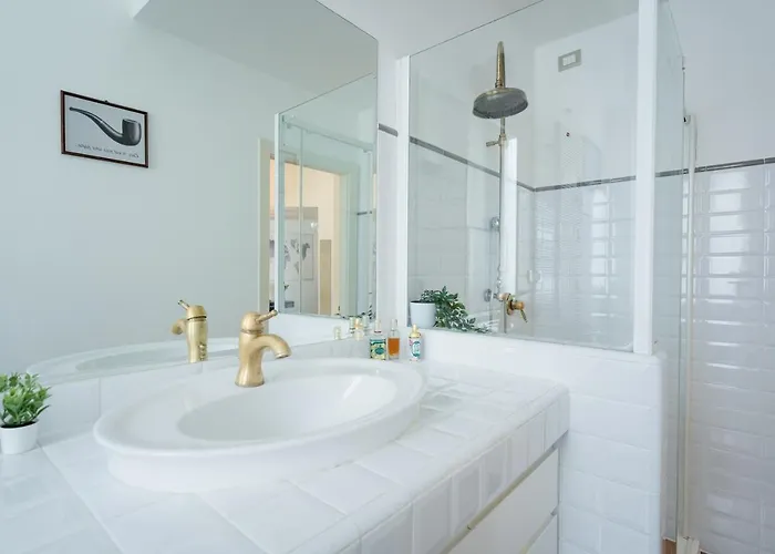 Cinque Vie Floor - Center Apartment