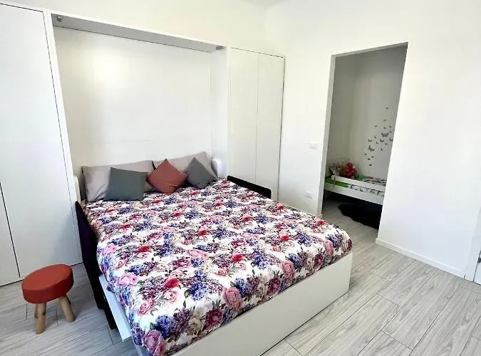 Marghespace Zona Stazione Con Letto Matrimoniale E Bagno Holiday home Milan