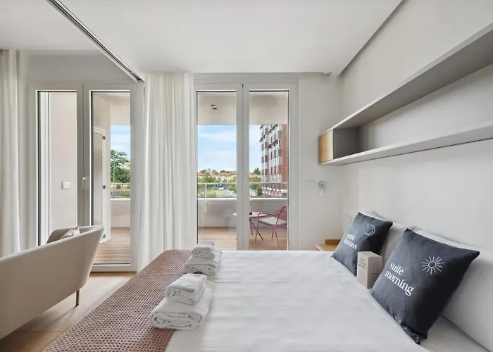 Limehome Via Stresa * ميلان