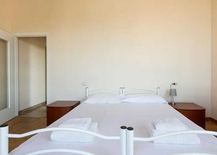 Appartement - Roomy 300 M From M3 Affori Fn!