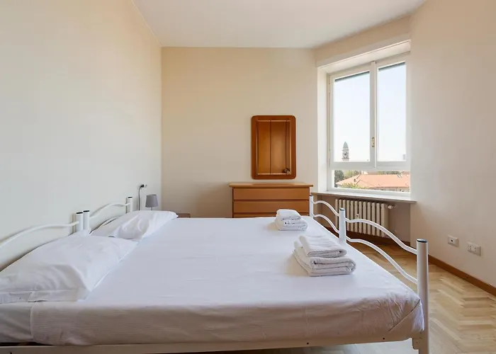 Appartement - Roomy 300 M From M3 Affori Fn!