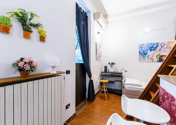 Apartment Extensive Terrace Navigli Toy Artistic Mailand