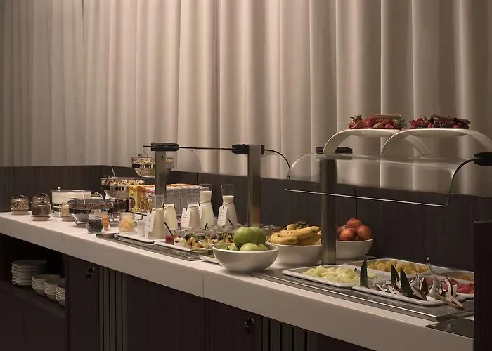 Nh Collection Life Hotell